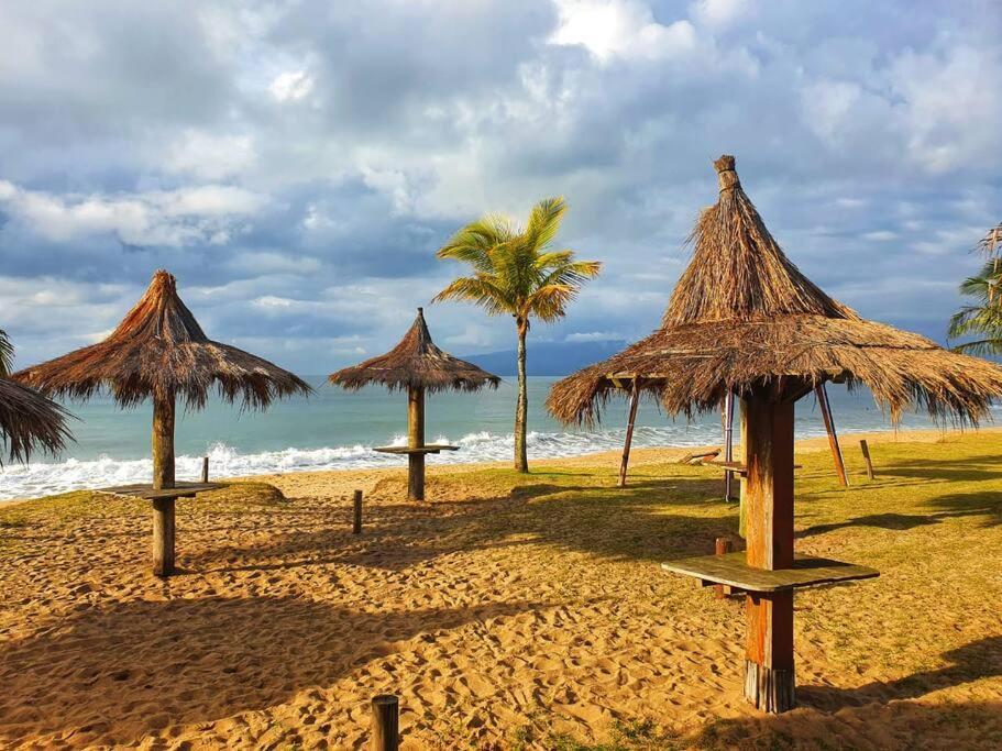 100Mts Da Praia Com Churrasqueira, Piscina E Wi-Fi Caraguatatuba Exterior photo